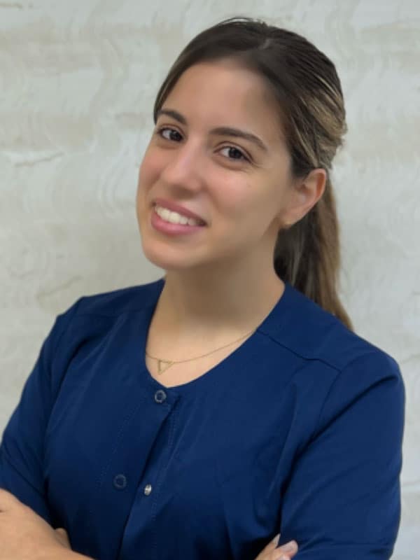 smiley-female-nurse-miami-lake-4